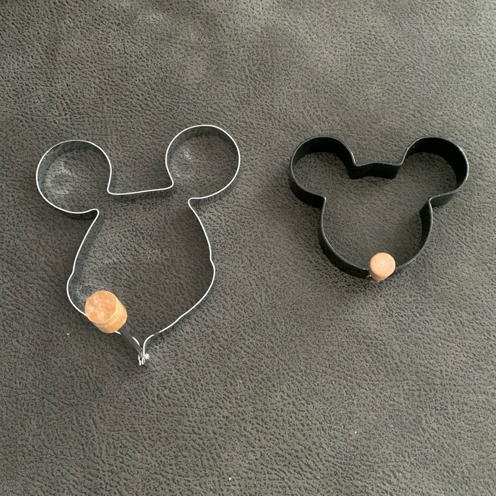 2 pc Mickey Mouse pancake molds